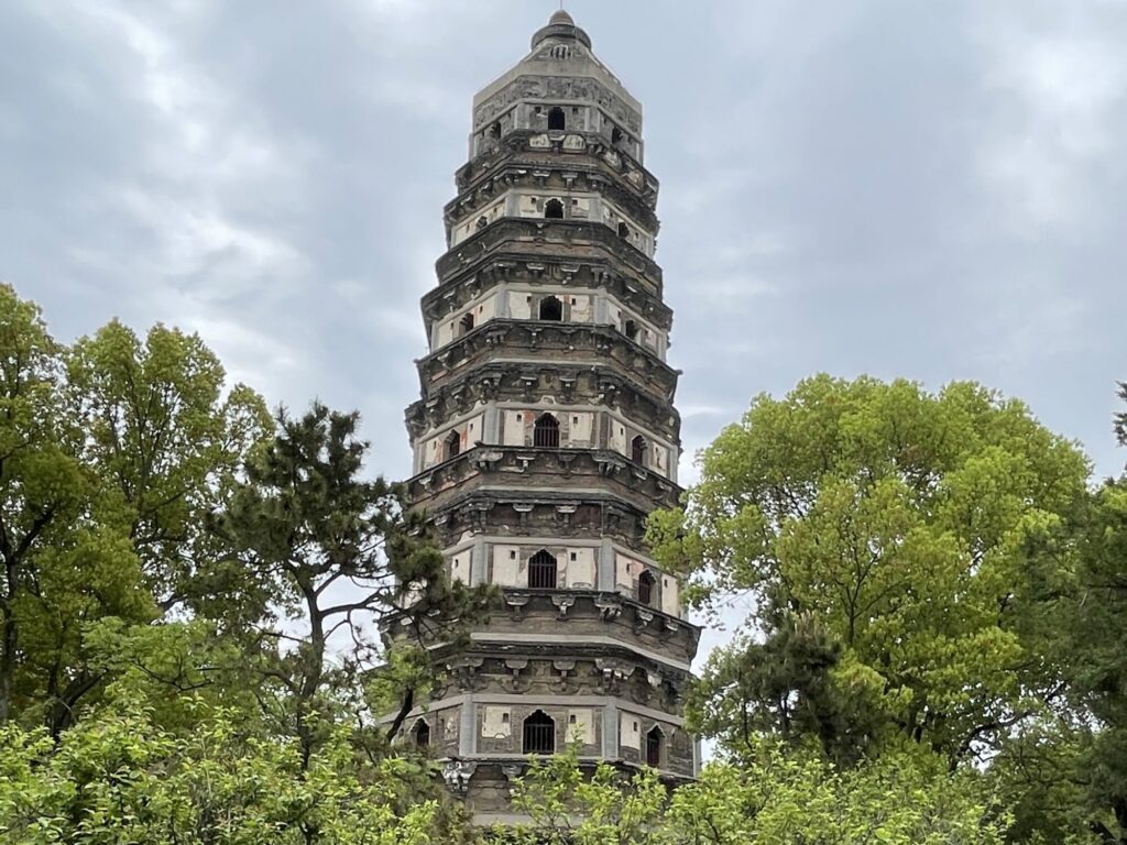 雲岩寺塔